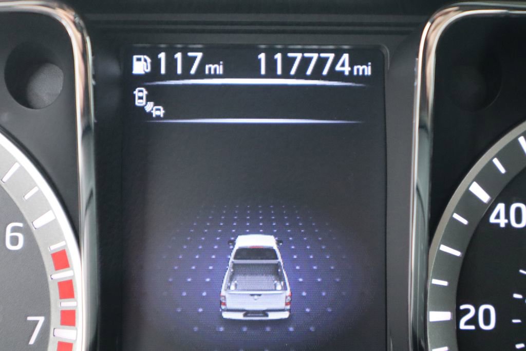 Used 2018 Nissan Titan PRO-4X image 16