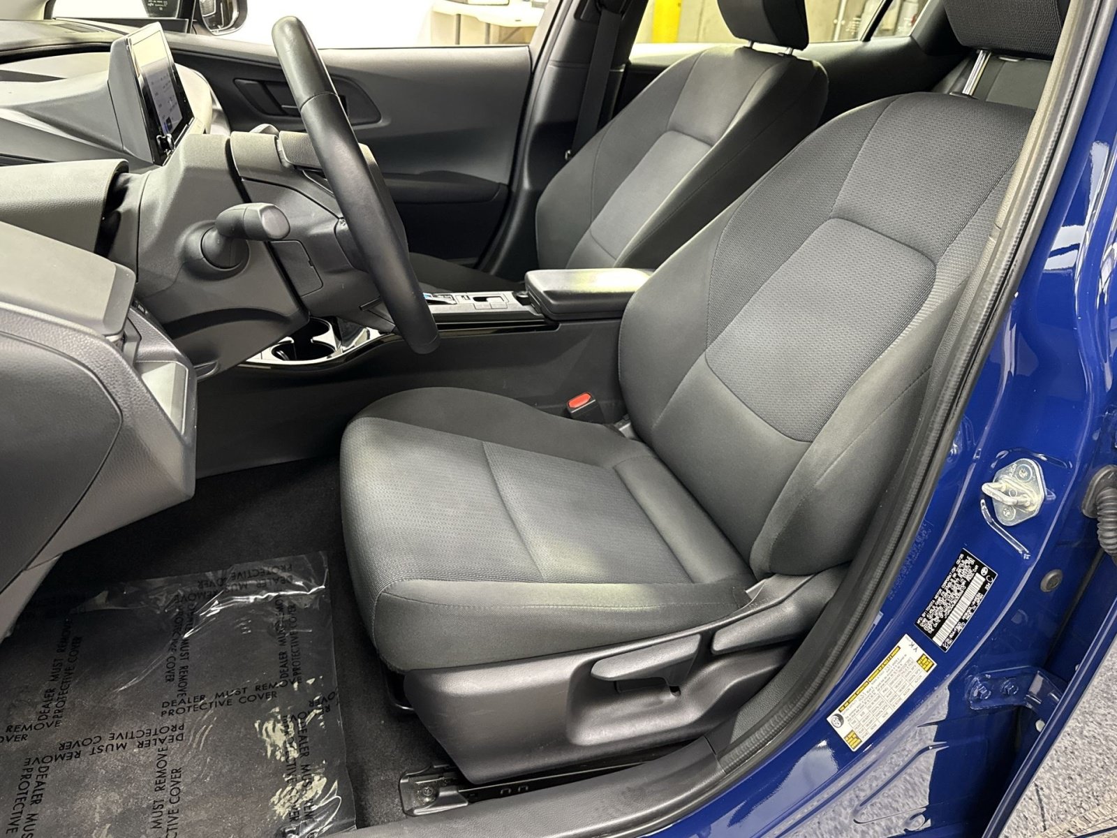 Used 2025 Toyota Prius LE FWD image 25