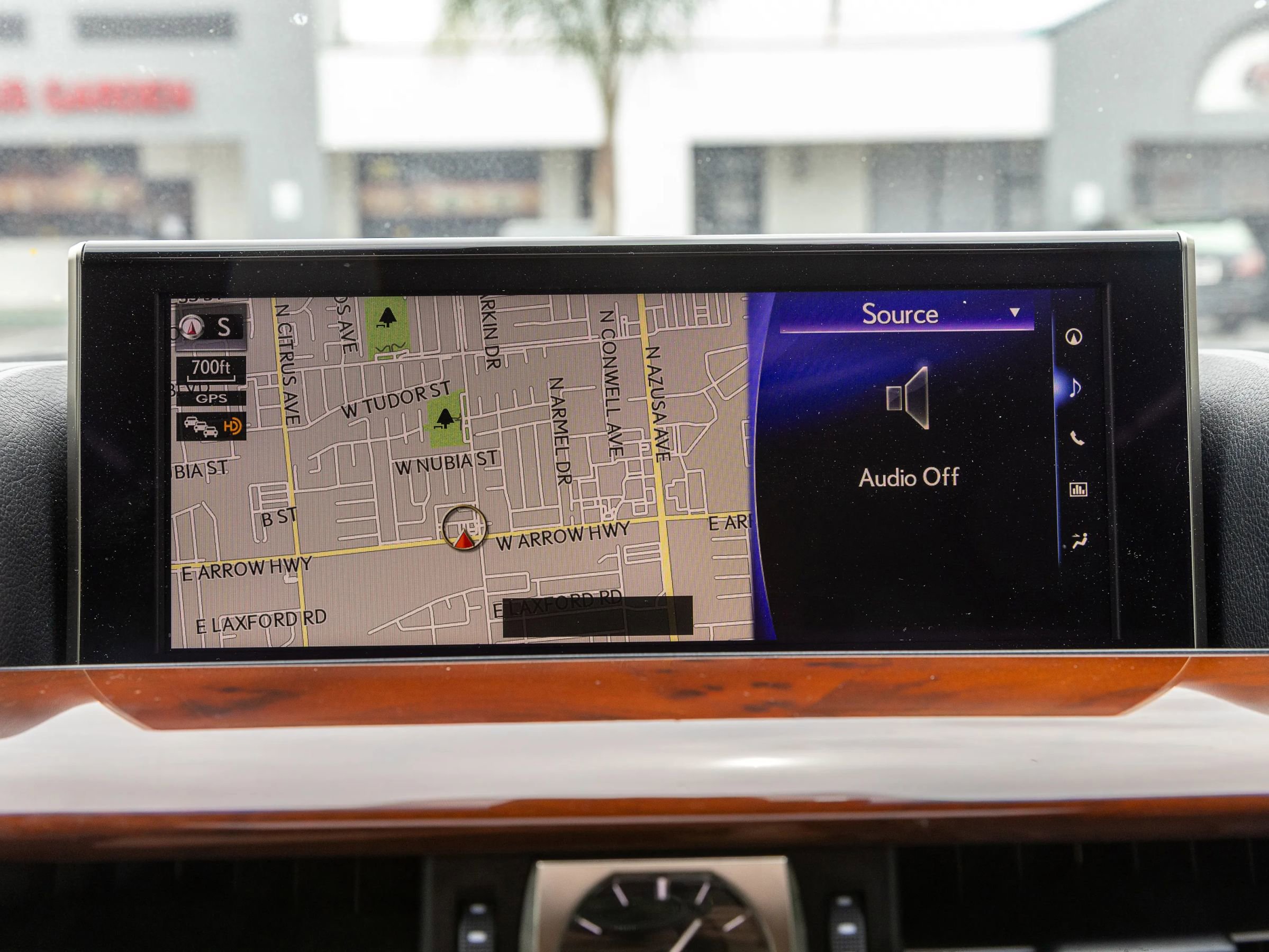 Used 2021 Lexus LX 570 4WD w/ Luxury Package image 28