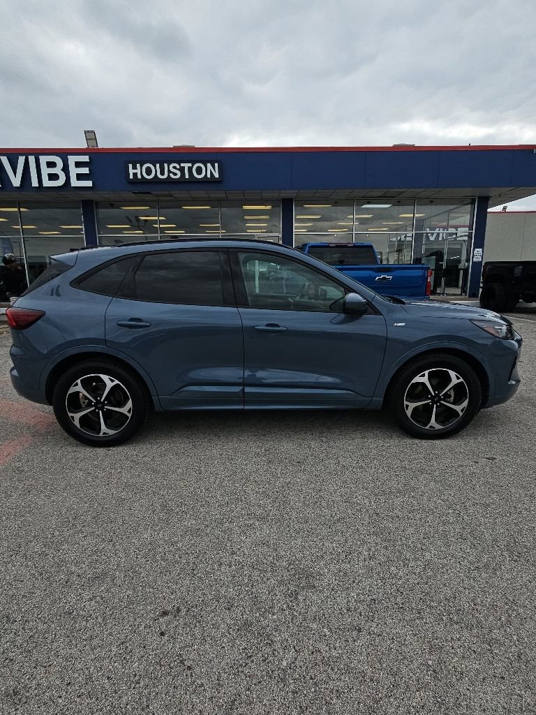 Used 2023 Ford Escape ST-Line Elite w/ Premium Technology Package AWD/4WD image 8