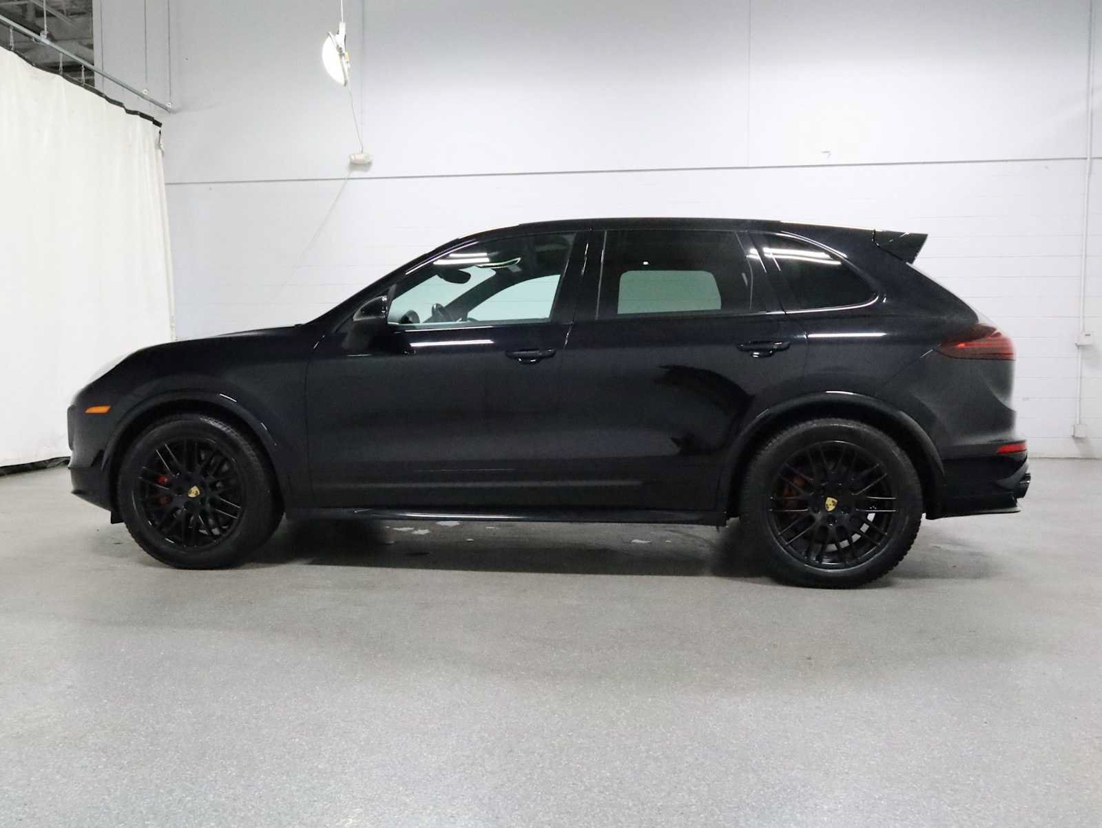 Used 2016 Porsche Cayenne GTS AWD/4WD image 2