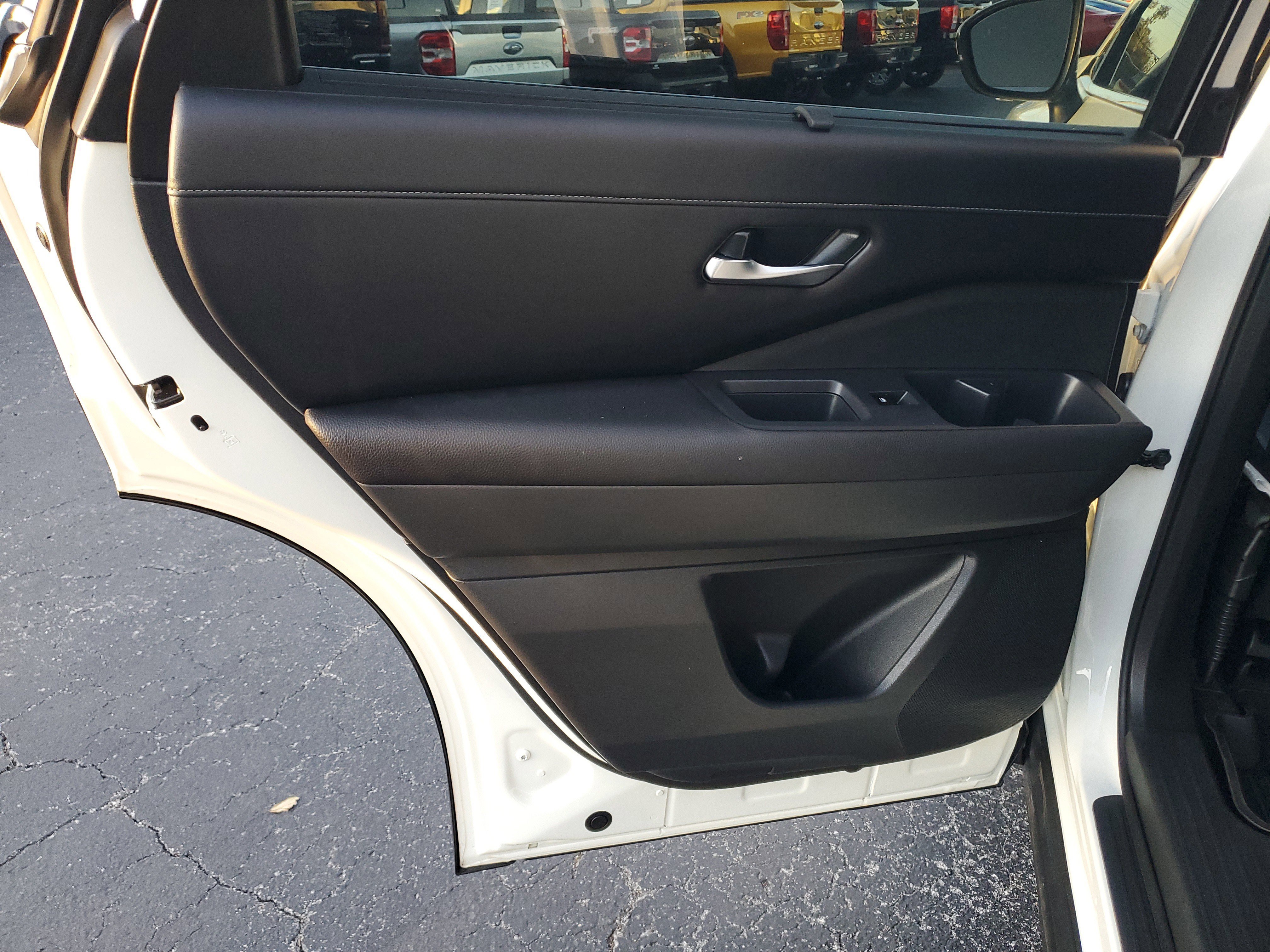 Used 2024 Nissan Pathfinder SL image 23