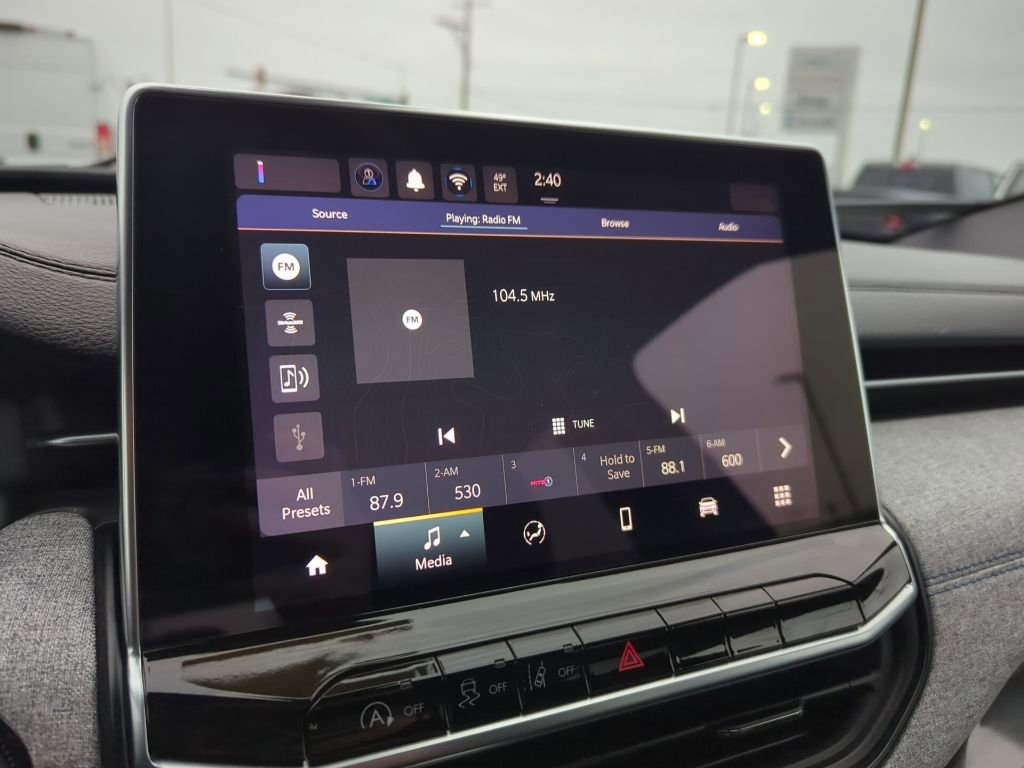 Used 2024 Jeep Compass Latitude image 16