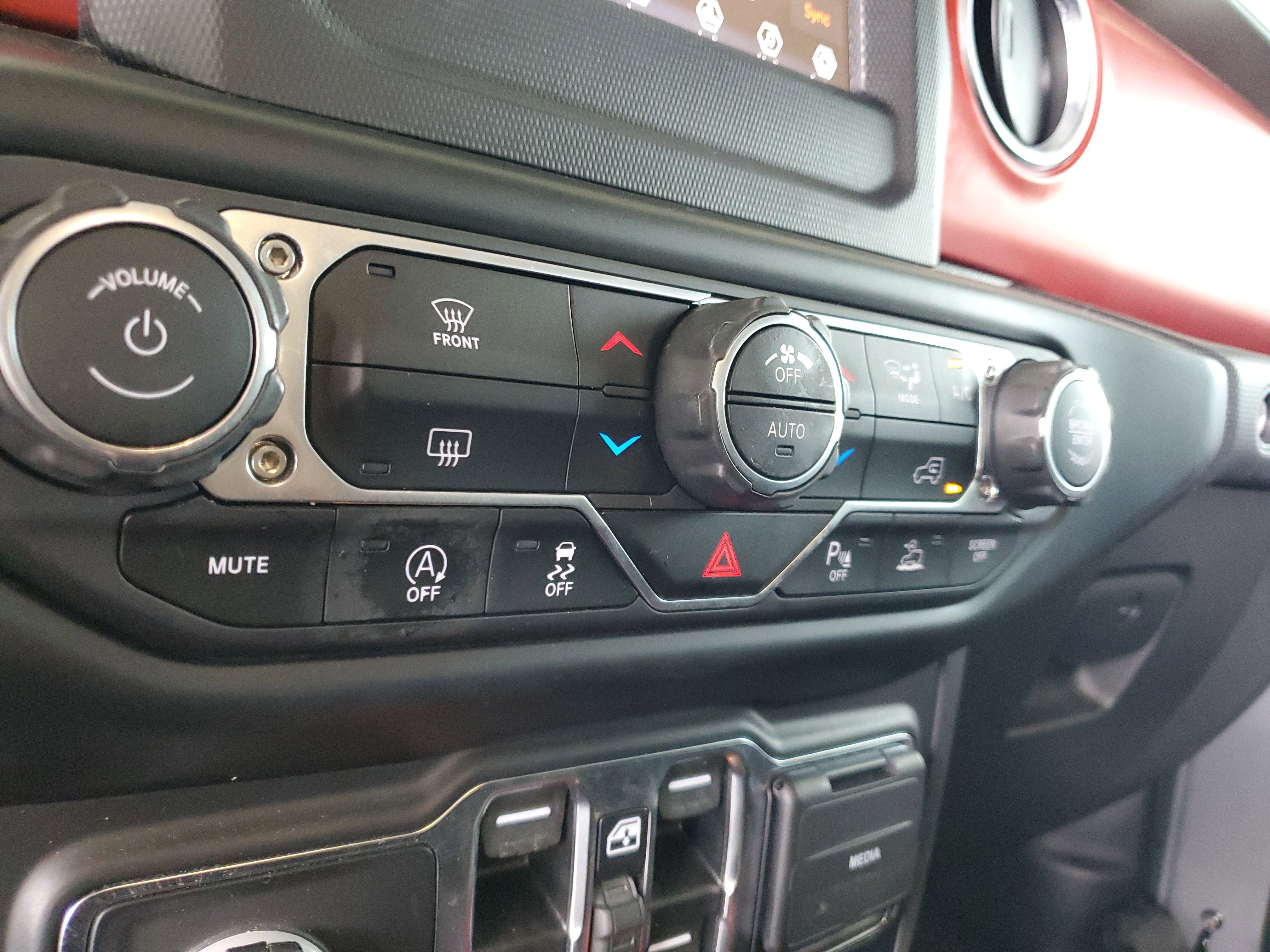 Used 2021 Jeep Gladiator Rubicon w/ Safety Group AWD/4WD image 28
