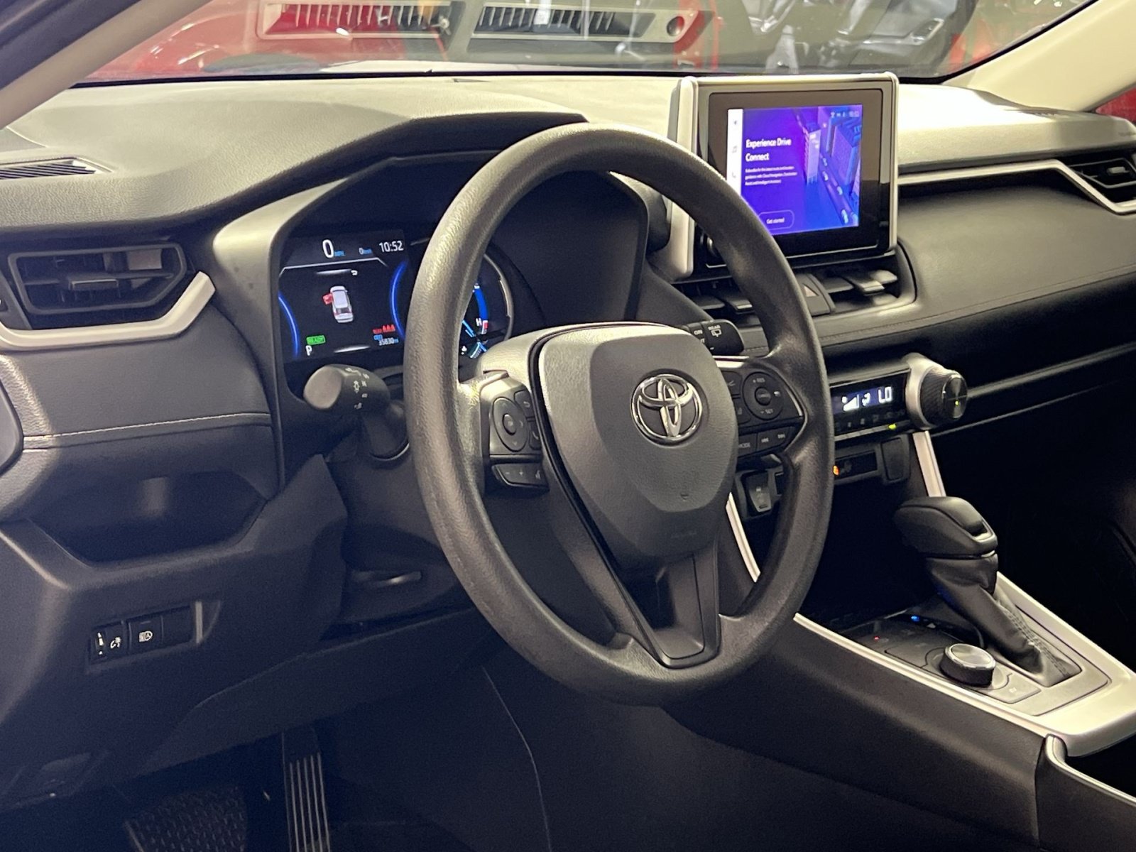 Used 2025 Toyota RAV4 XLE AWD/4WD image 16