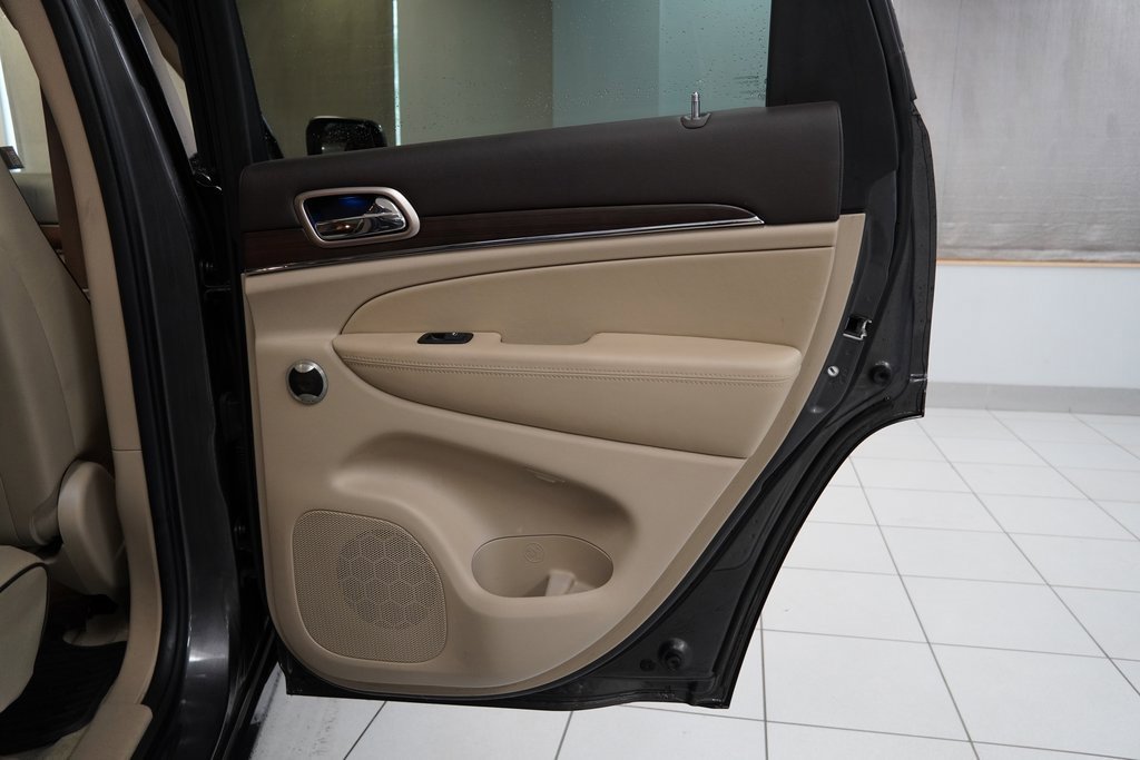 Used 2013 Dodge Grand Caravan SE image 26