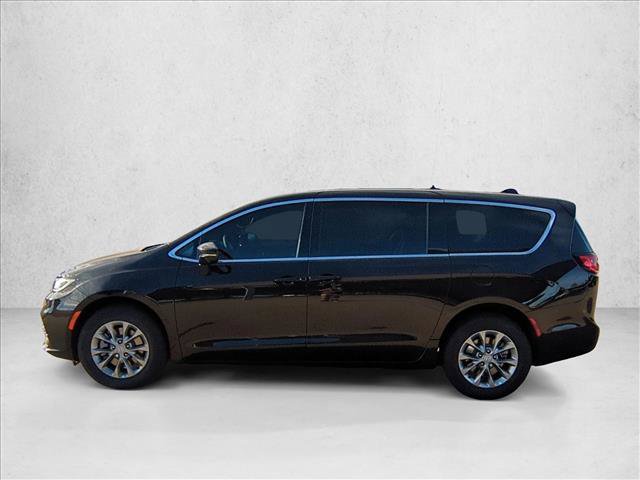 New 2026 Chrysler Pacifica Select AWD/4WD image 9