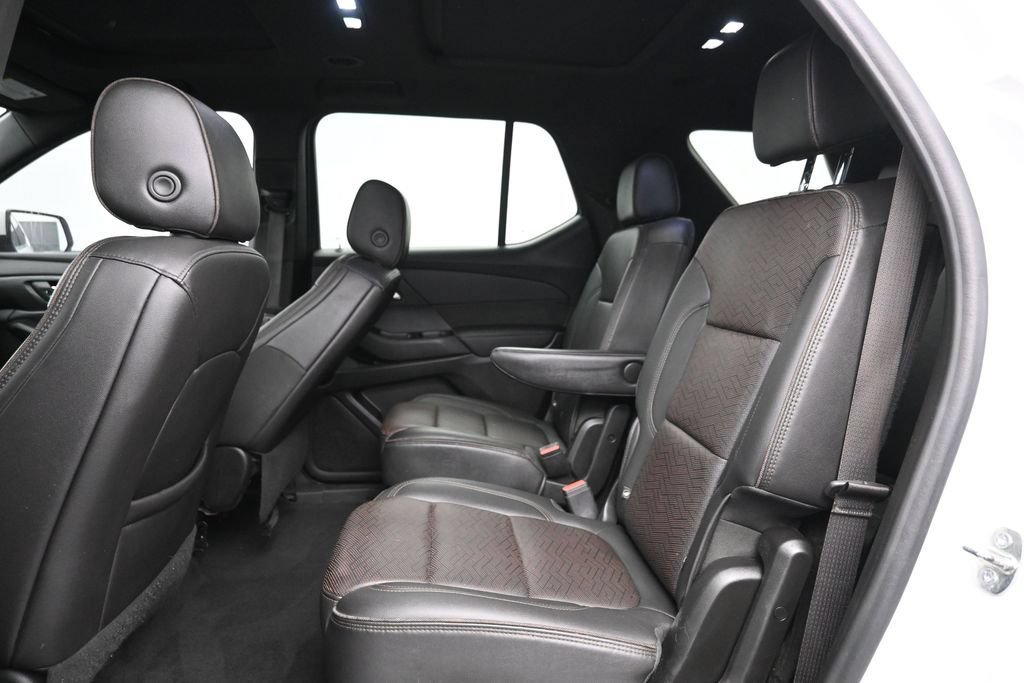 Used 2023 Chevrolet Traverse High Country FWD image 4