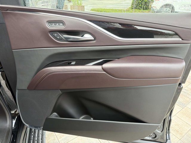 Used 2021 Cadillac Escalade Sport Platinum AWD/4WD image 17