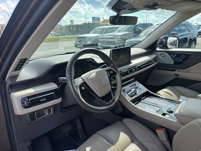 Used 2022 Lincoln Aviator Reserve w/ Equipment Group 201A image 10