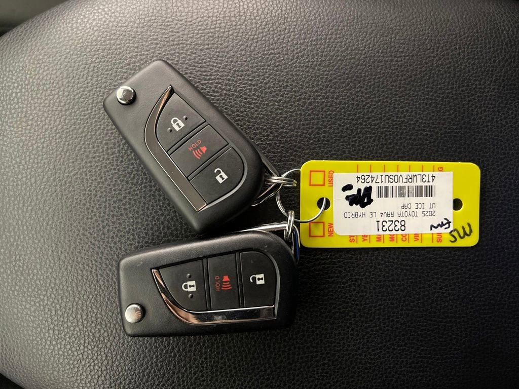 Certified 2025 Toyota RAV4 LE image 24
