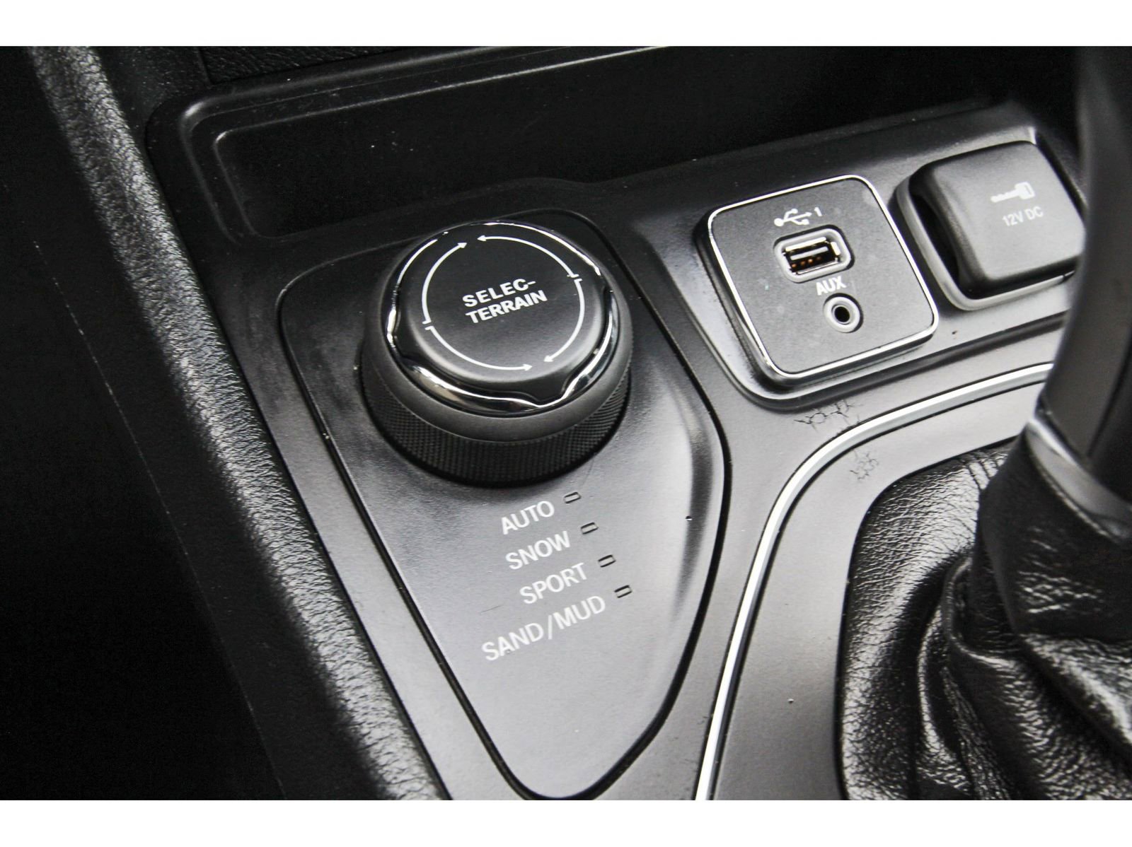 Used 2022 Jeep Cherokee Latitude Lux w/ Sun & Sound Group image 29