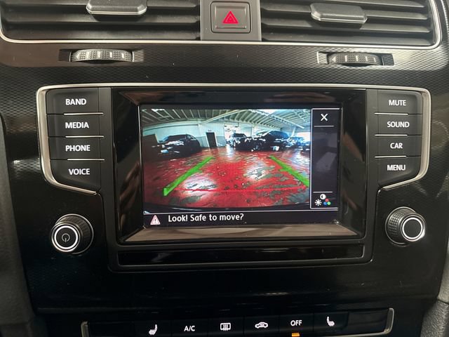 Used 2015 Volkswagen GTI SE FWD image 24