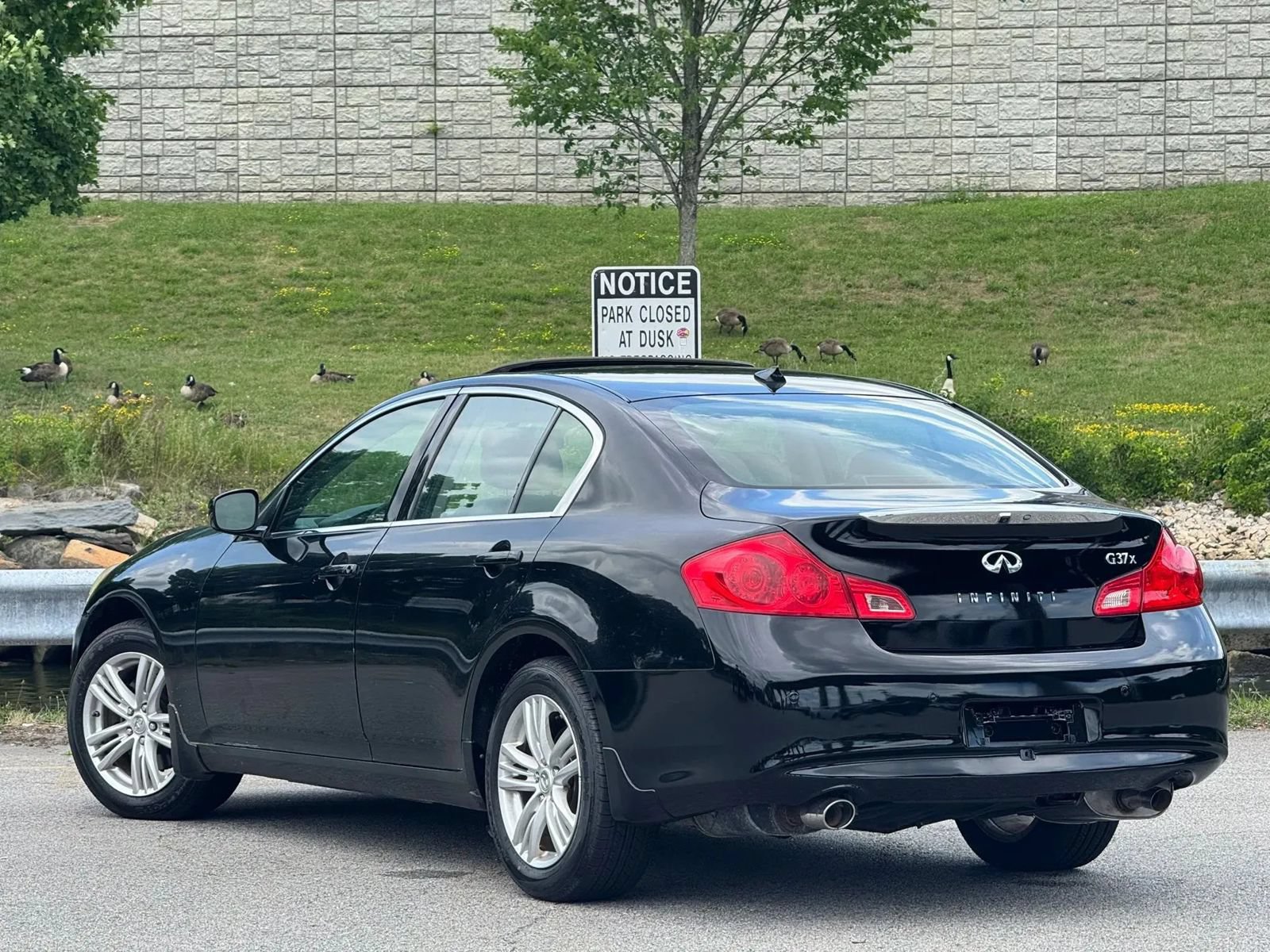 Used 2012 INFINITI G37 x Sedan w/ Premium Pkg AWD/4WD image 6