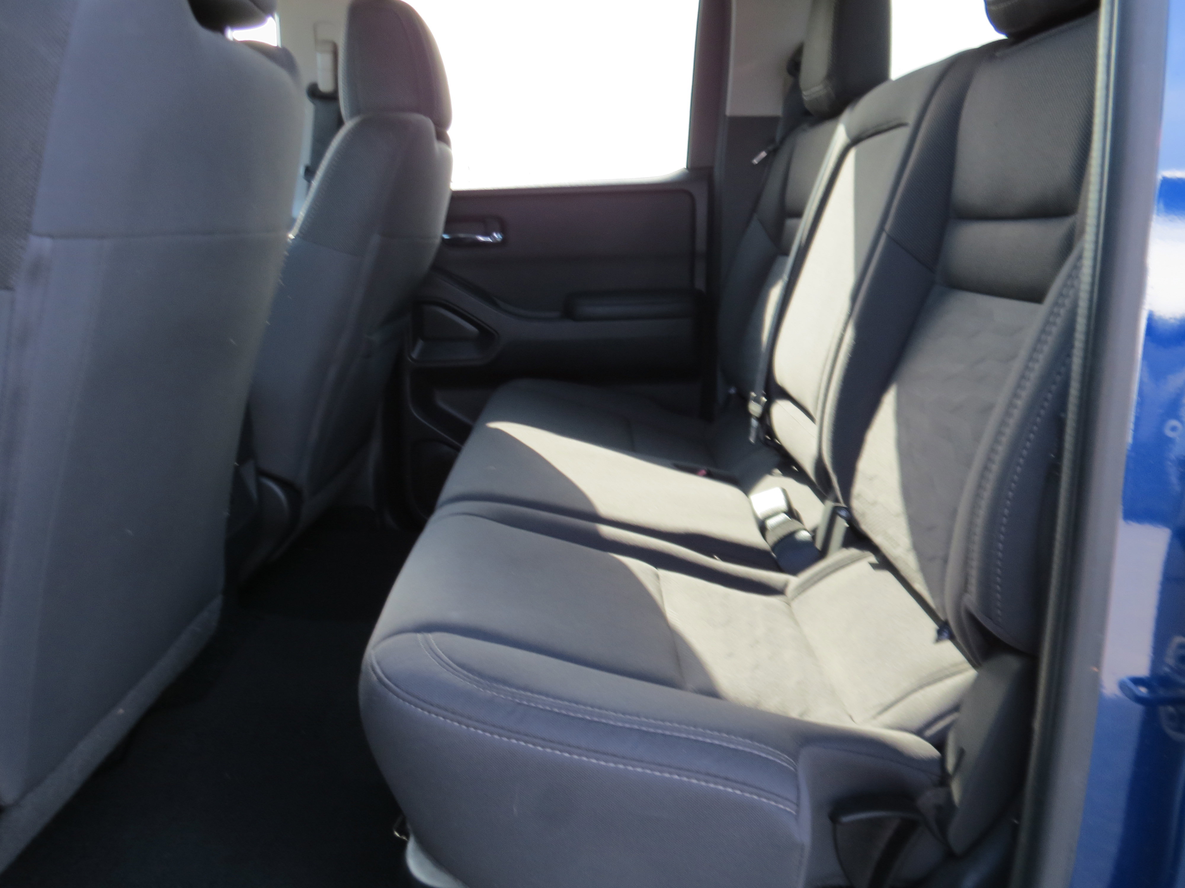 Used 2023 Nissan Frontier SV AWD/4WD image 11