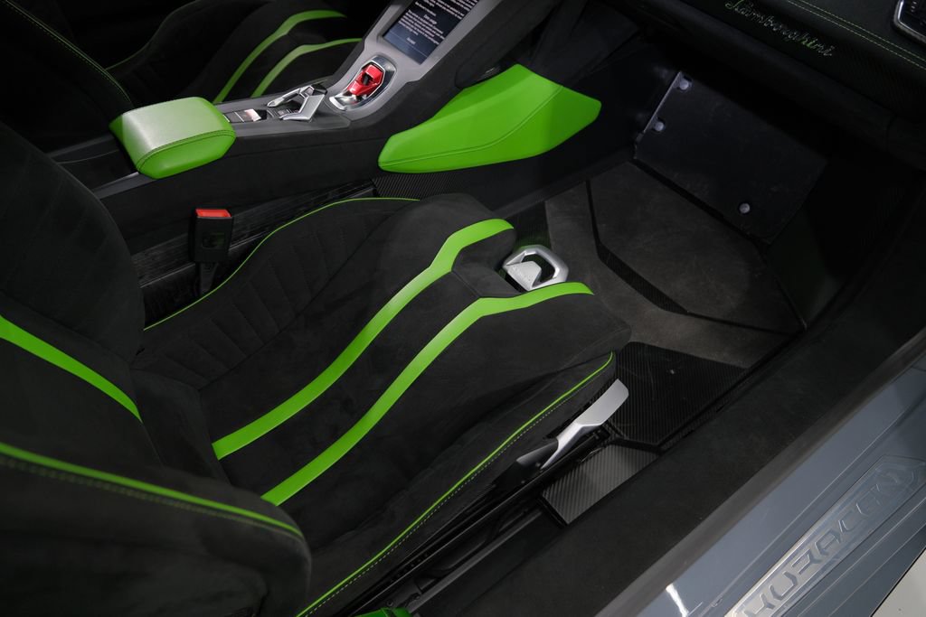 Used 2023 Lamborghini Huracan STO RWD image 21