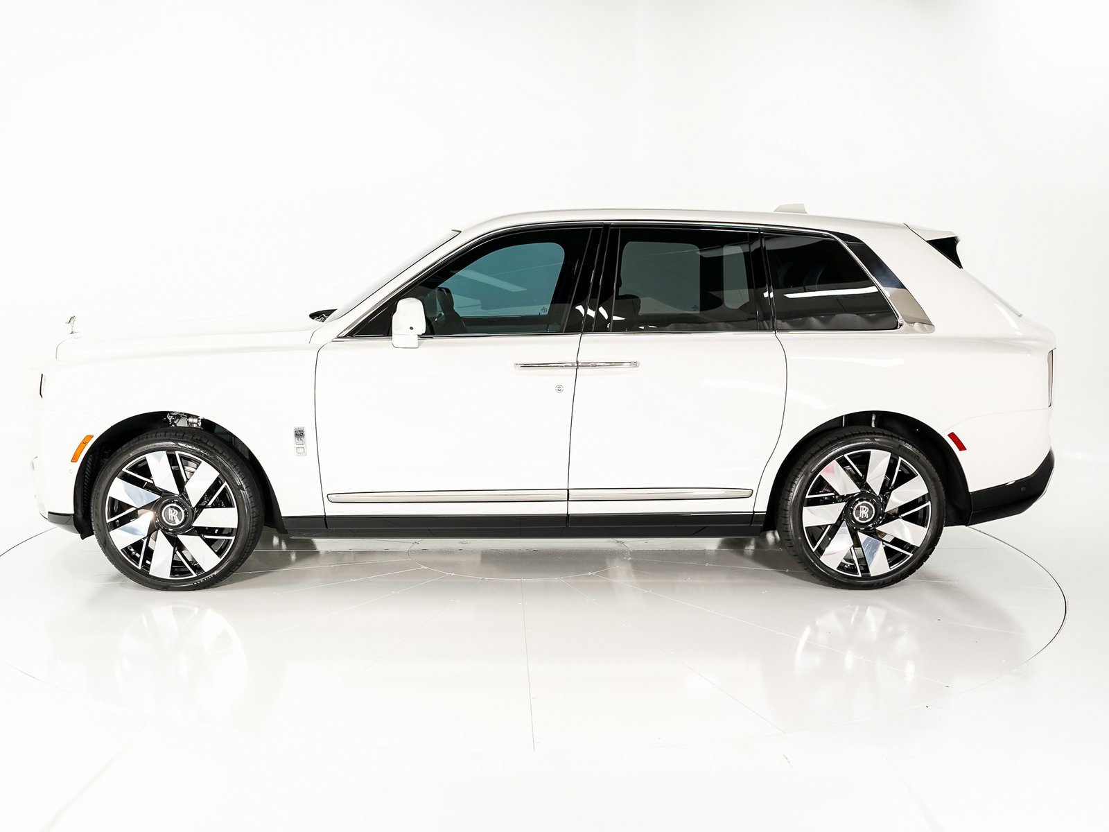 Certified 2025 Rolls-Royce Cullinan image 2