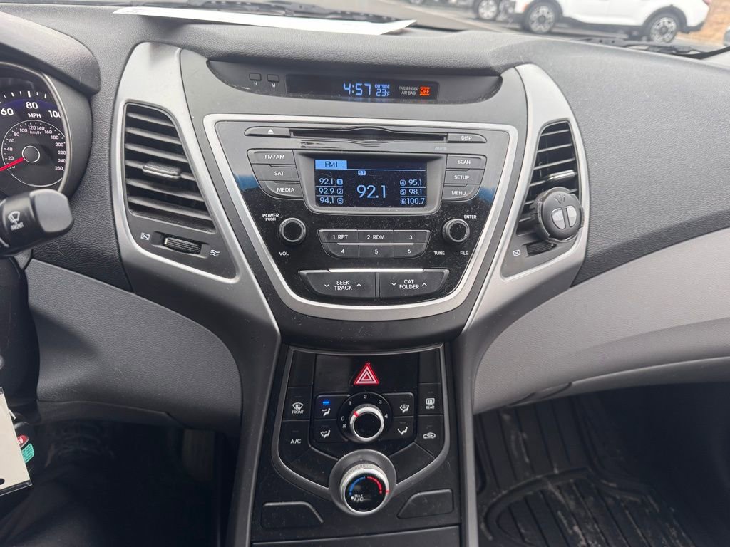 Used 2016 Hyundai Elantra SE image 26