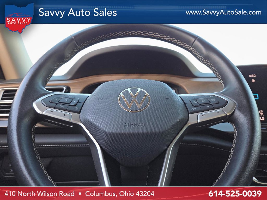 Used 2025 Volkswagen Atlas SE FWD image 24