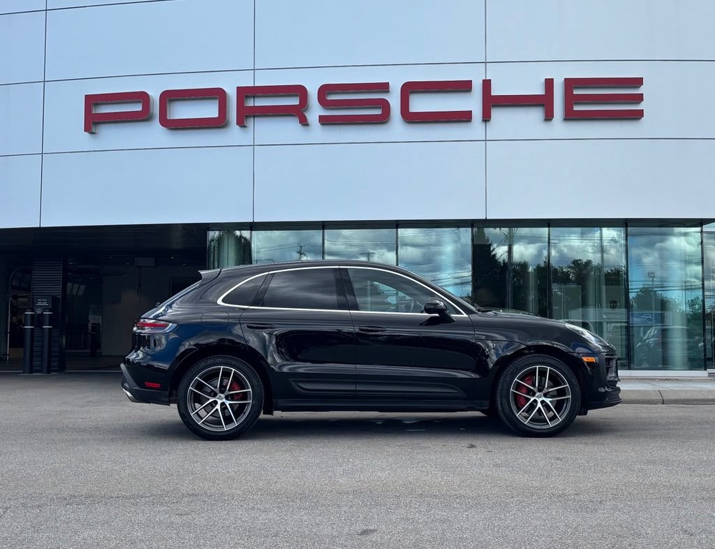 Certified 2023 Porsche Macan S AWD/4WD image 18