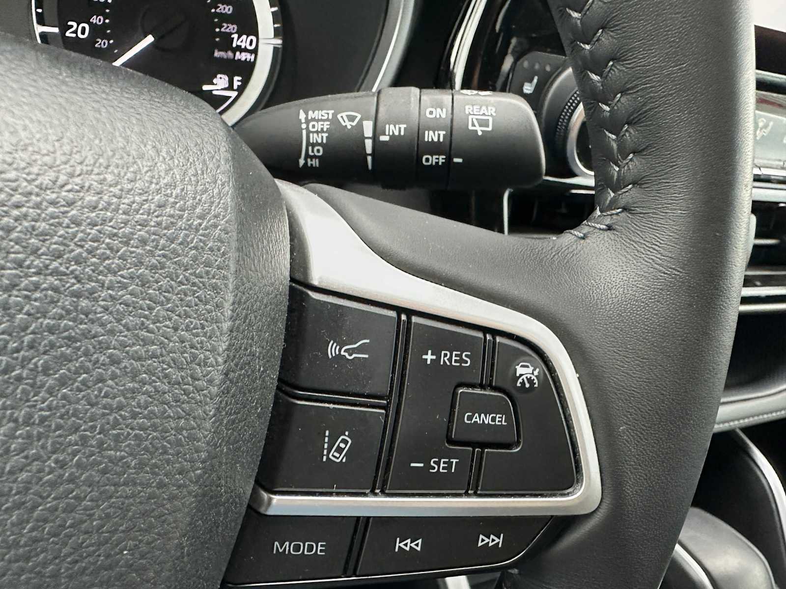 Used 2024 Toyota Highlander XLE image 37