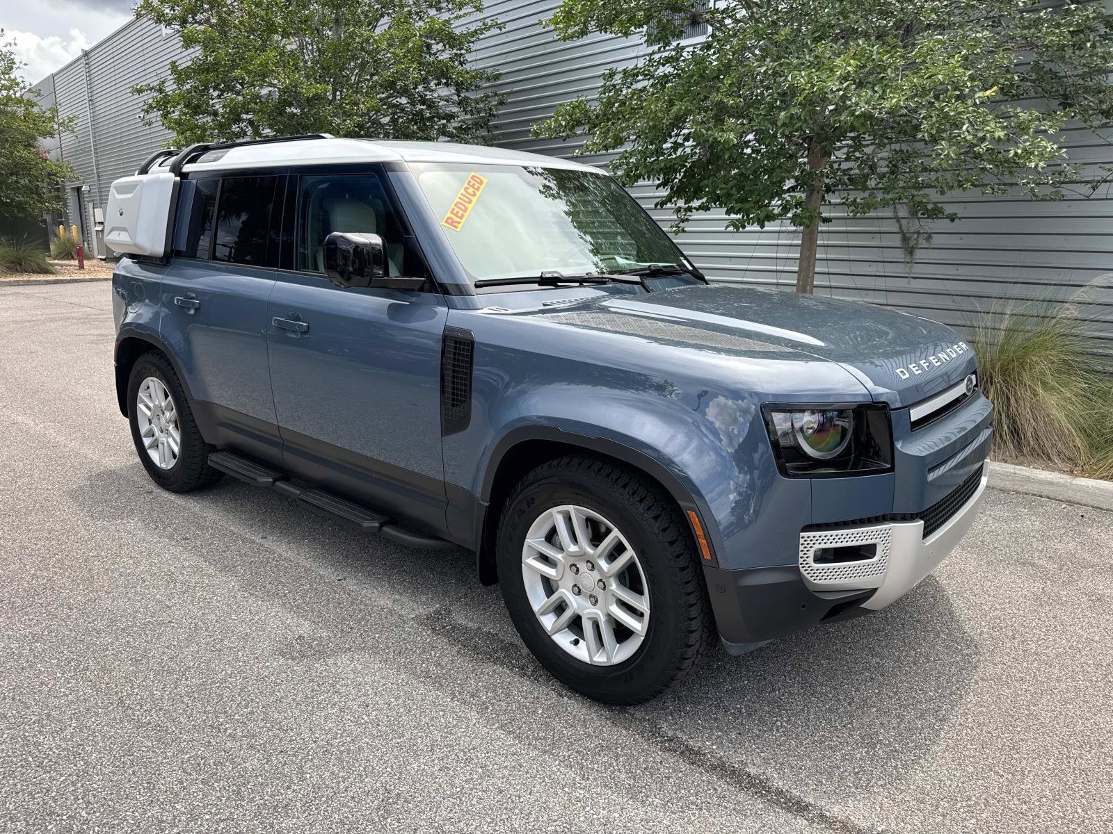 Certified 2025 Land Rover Defender 110 S AWD/4WD image 4