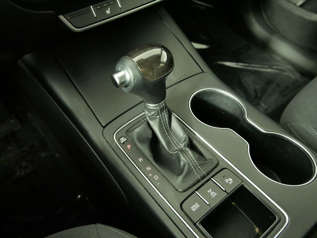 Certified 2017 Kia Sorento LX w/ LX Convenience Package image 25