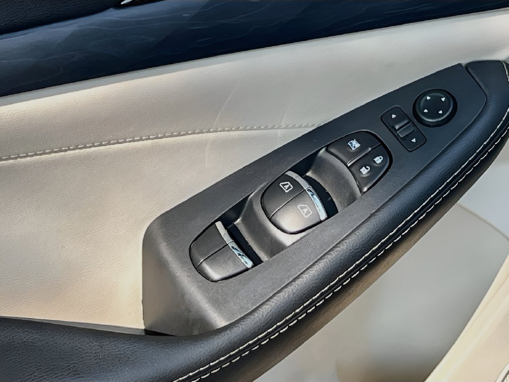 Used 2023 Nissan Maxima Platinum w/ Sport Mat Group FWD image 18