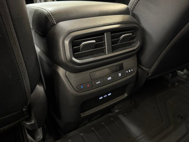 Used 2024 Honda Pilot Touring image 21
