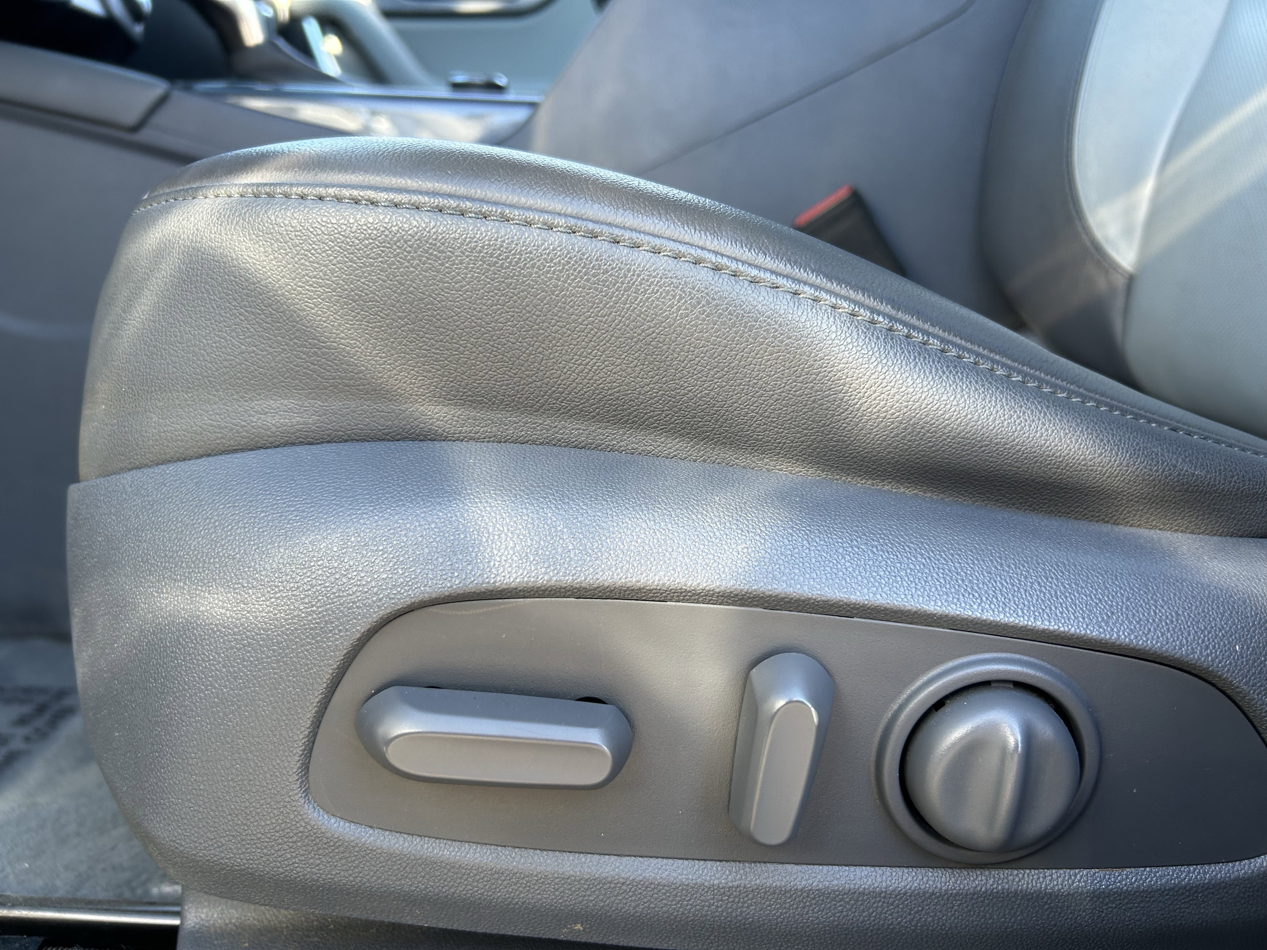 Used 2020 Chevrolet Blazer LT image 20