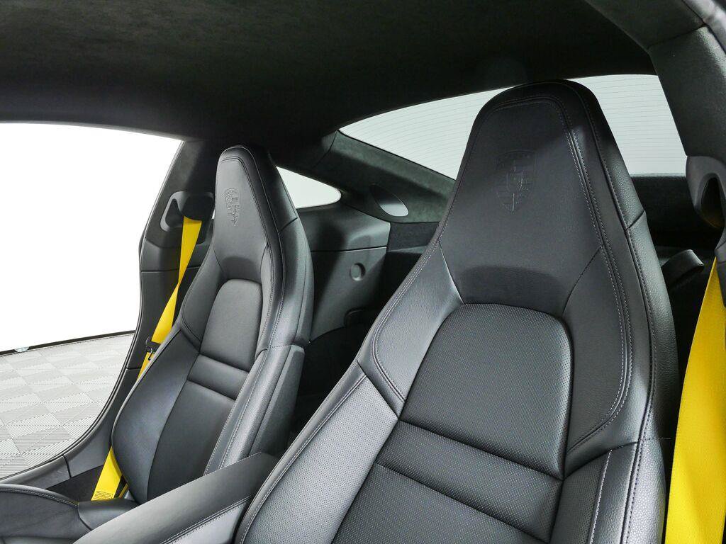 Certified 2025 Porsche 911 Carrera RWD image 5