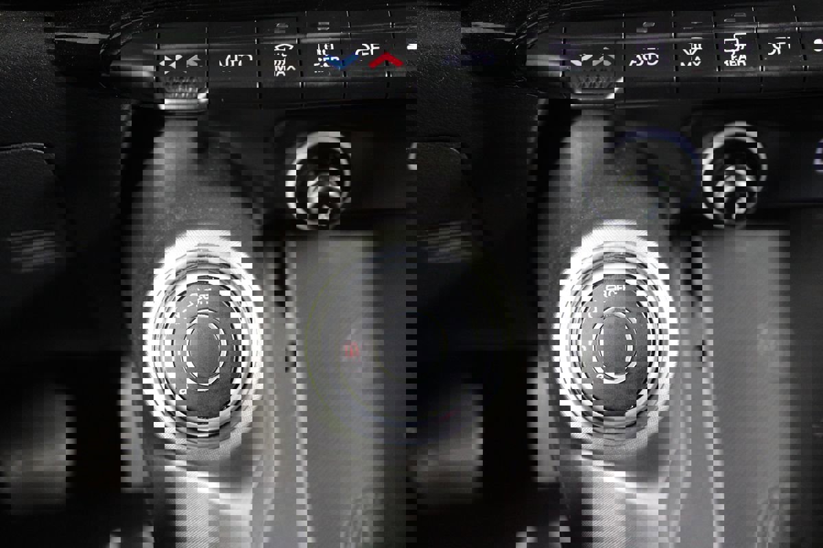 Used 2024 Alfa Romeo Tonale Ti w/ Premium Interior Package image 10