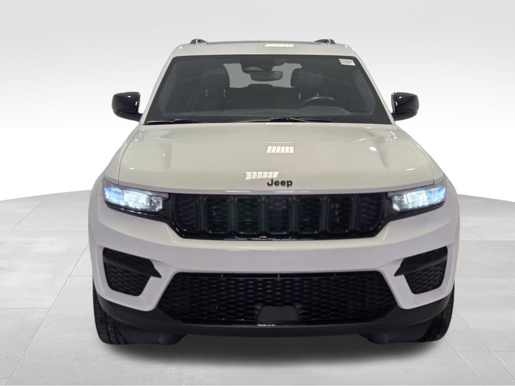 Certified 2022 Jeep Grand Cherokee Altitude AWD/4WD image 21