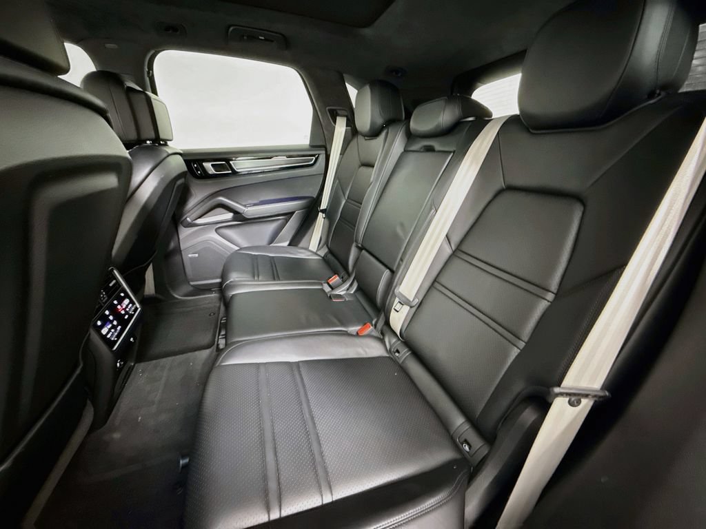 Certified 2021 Porsche Cayenne GTS AWD/4WD image 23