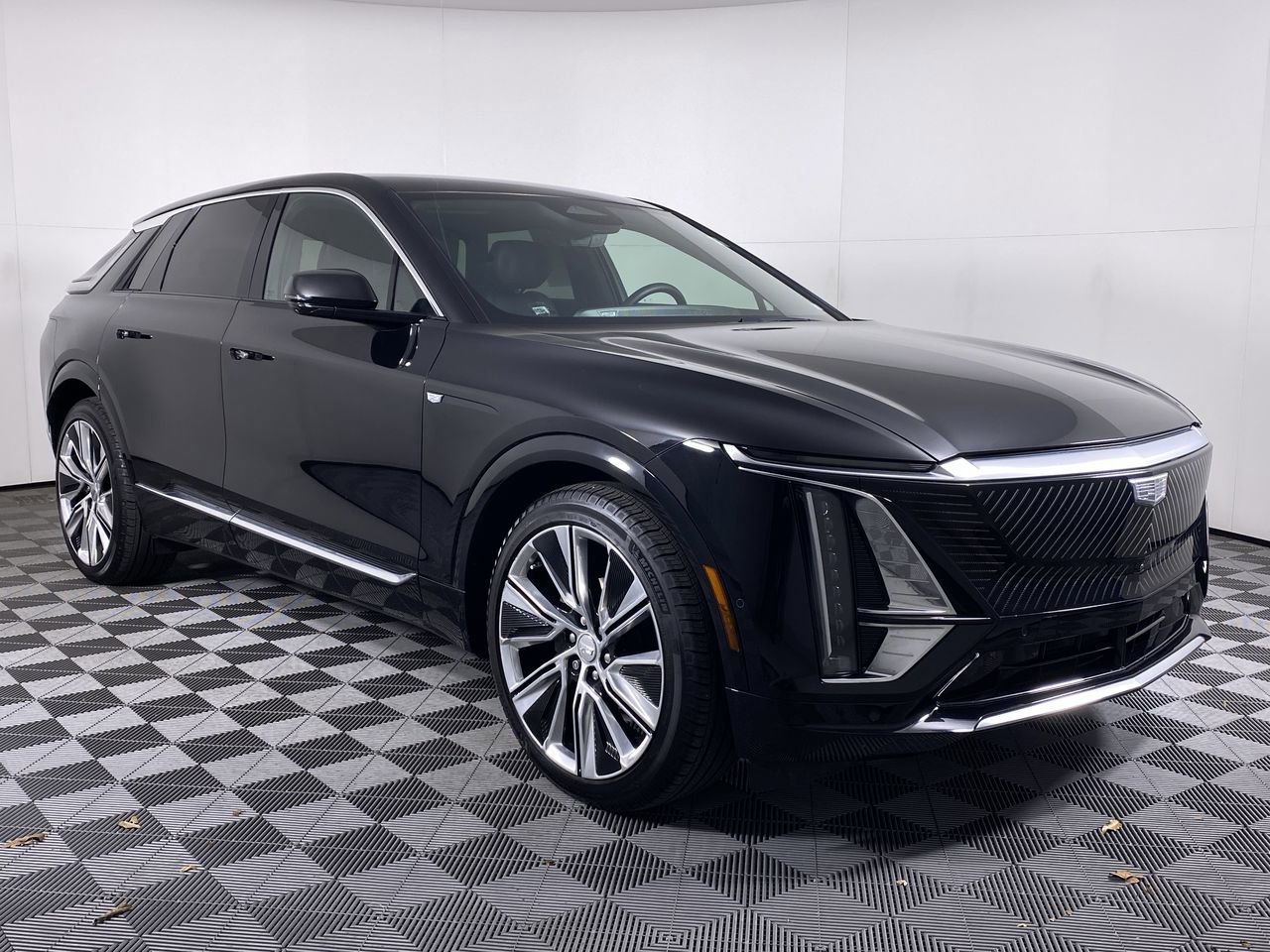 Certified 2024 Cadillac Lyriq Luxury w/ LPO, Floor Liner Package image 21
