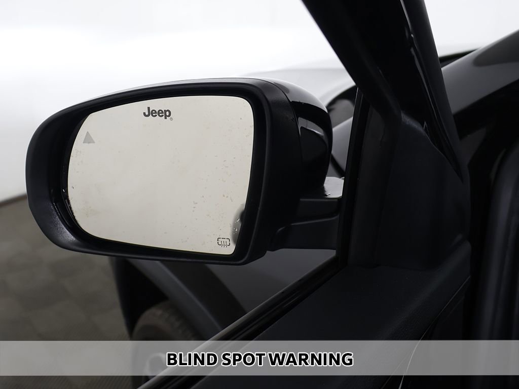 Used 2025 Jeep Compass Limited image 4