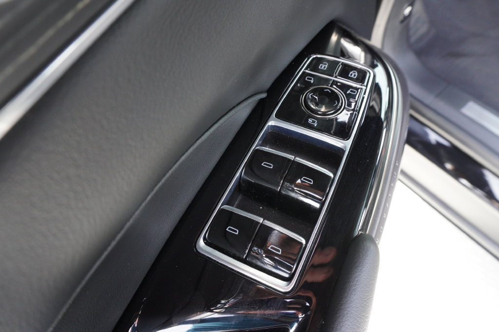 Used 2024 Cadillac Lyriq Sport RWD image 15