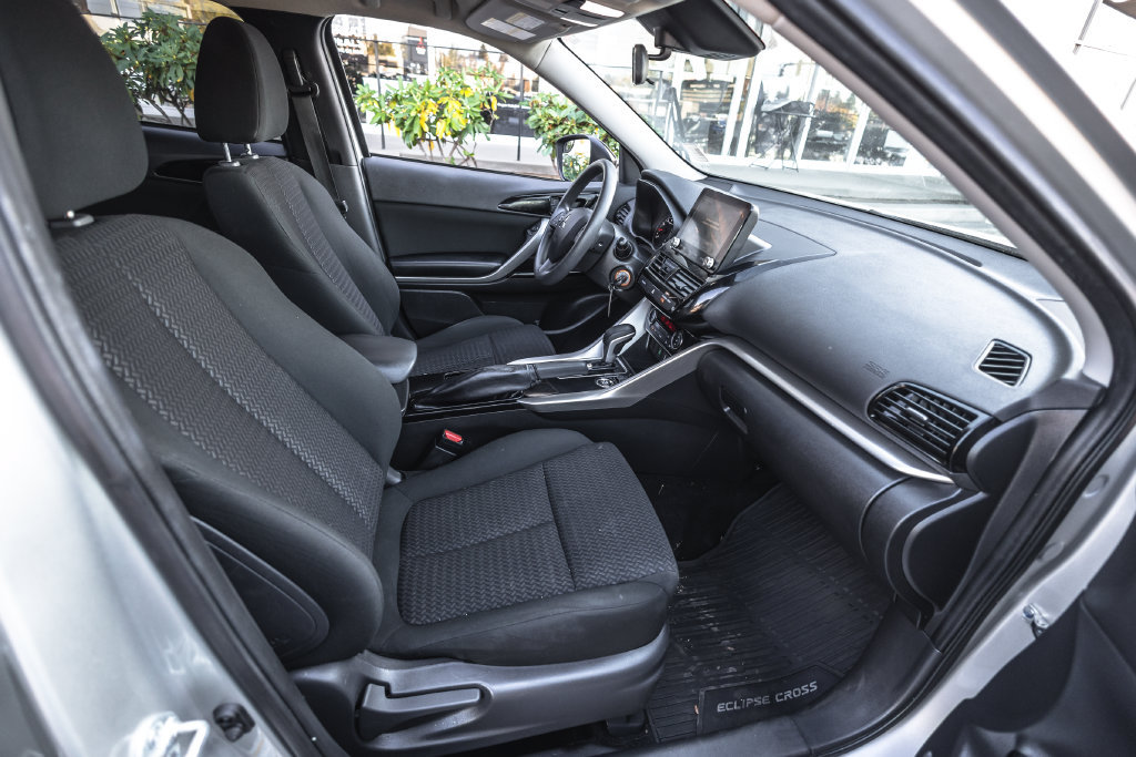 Used 2023 Mitsubishi Eclipse Cross LE AWD/4WD image 23