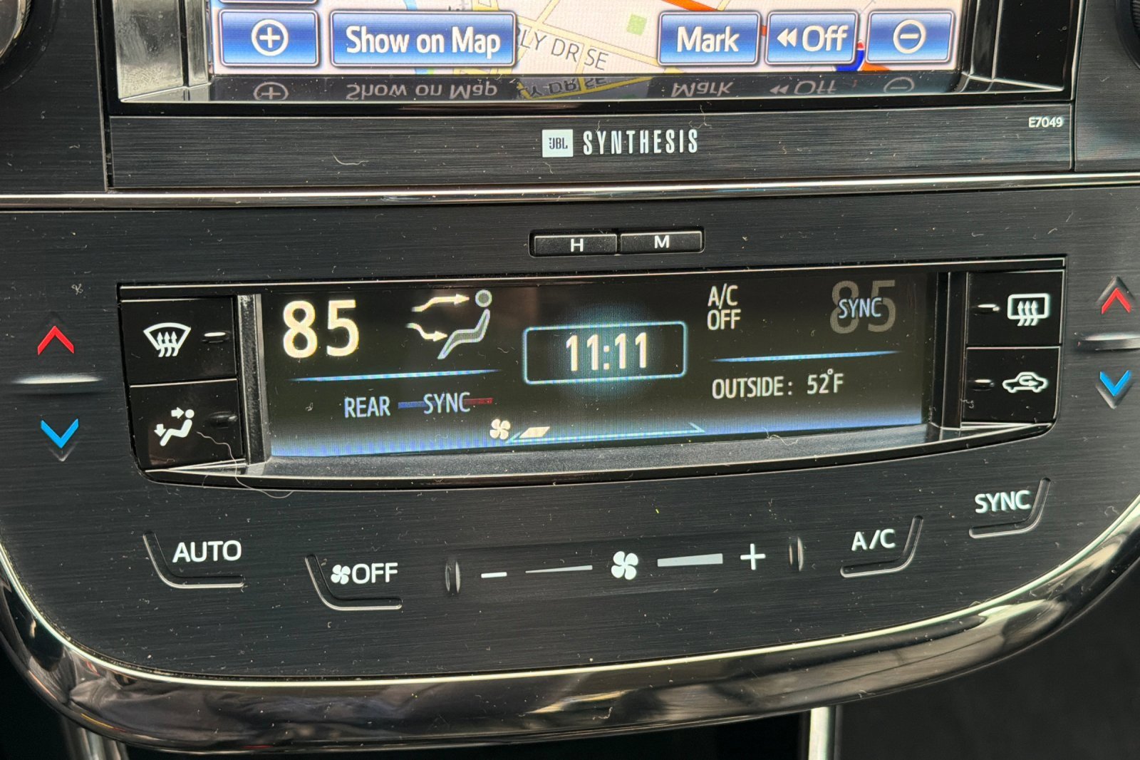 Used 2014 Toyota Avalon Limited image 19