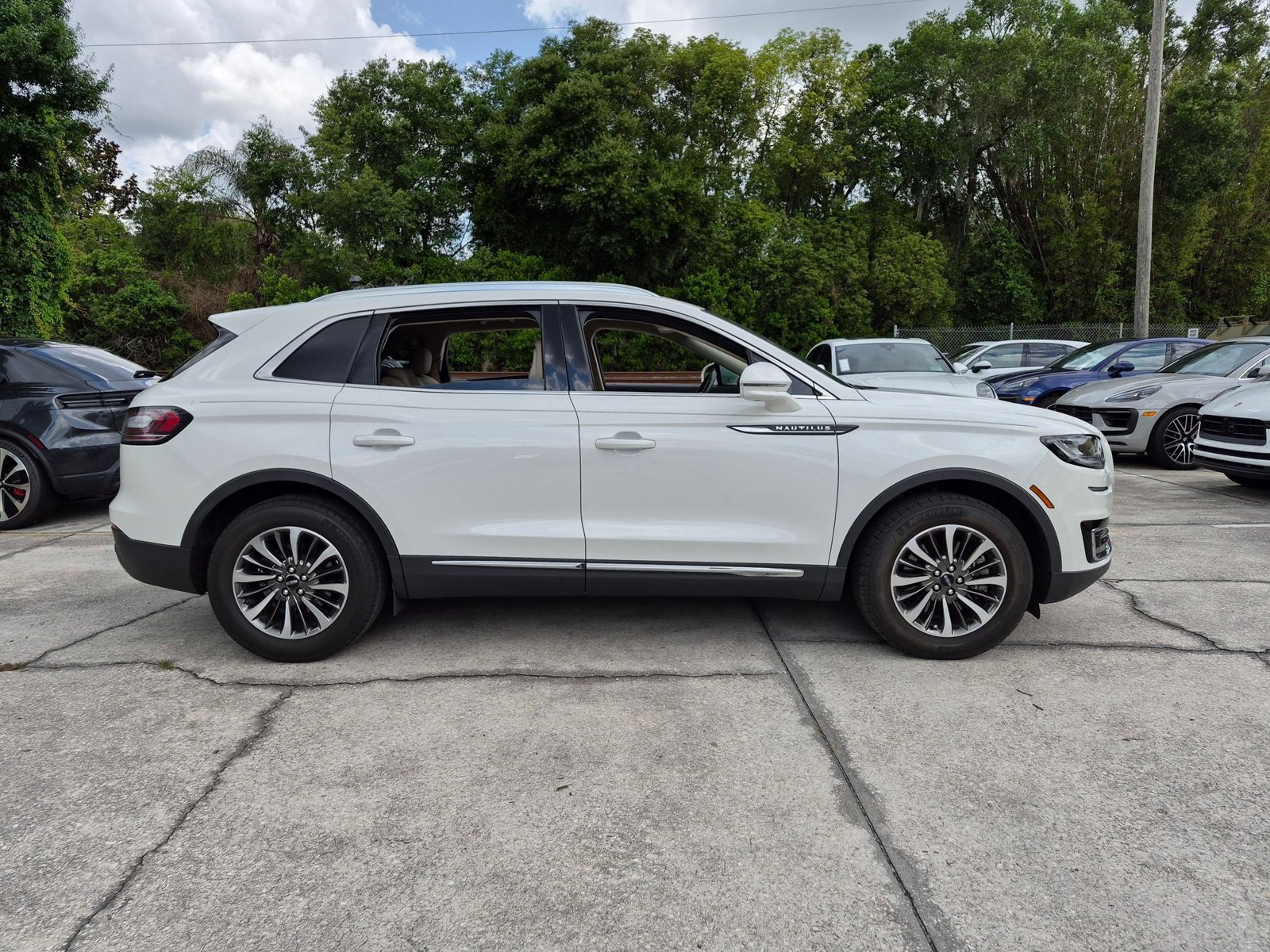 Used 2020 Lincoln Nautilus FWD w/ Equipment Group 101A image 8