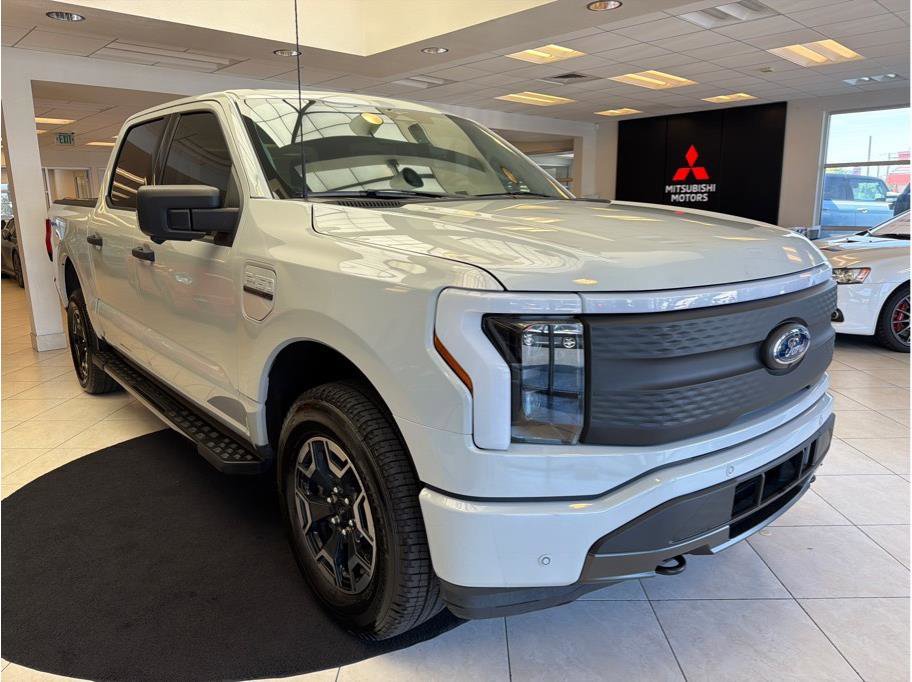 Used 2023 Ford F150 Lightning XLT AWD/4WD image 3