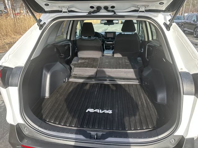 Used 2022 Toyota RAV4 XLE AWD/4WD image 23