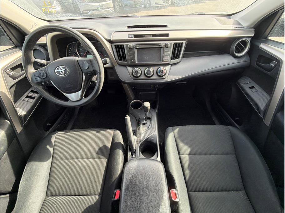 Used 2015 Toyota RAV4 LE image 5