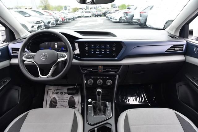 Certified 2023 Volkswagen Taos SE w/ Panoramic Sunroof Package image 7
