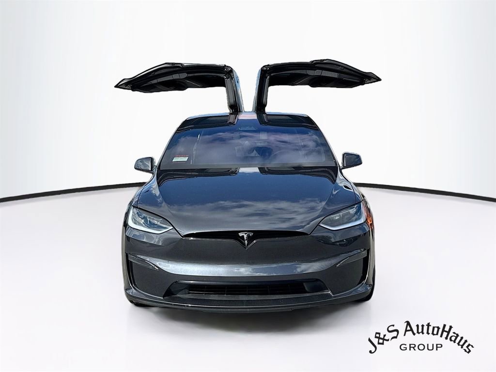 Used 2024 Tesla Model X image 2
