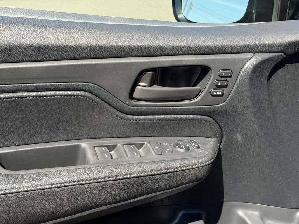 Used 2024 Honda Odyssey Sport image 14