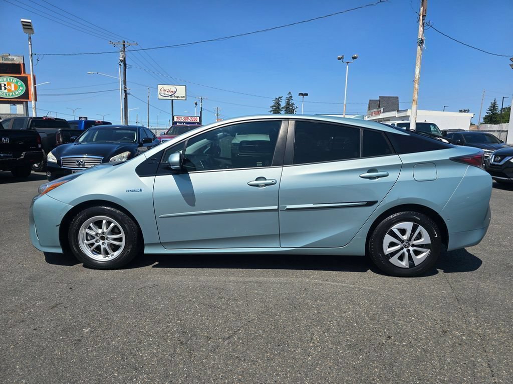 Used 2017 Toyota Prius Four w/ Premium Convenience Package FWD image 9