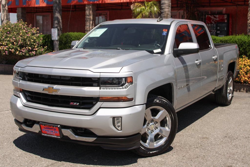 Used 2017 Chevrolet Silverado 1500 LT w/ All Star Edition AWD/4WD image 4