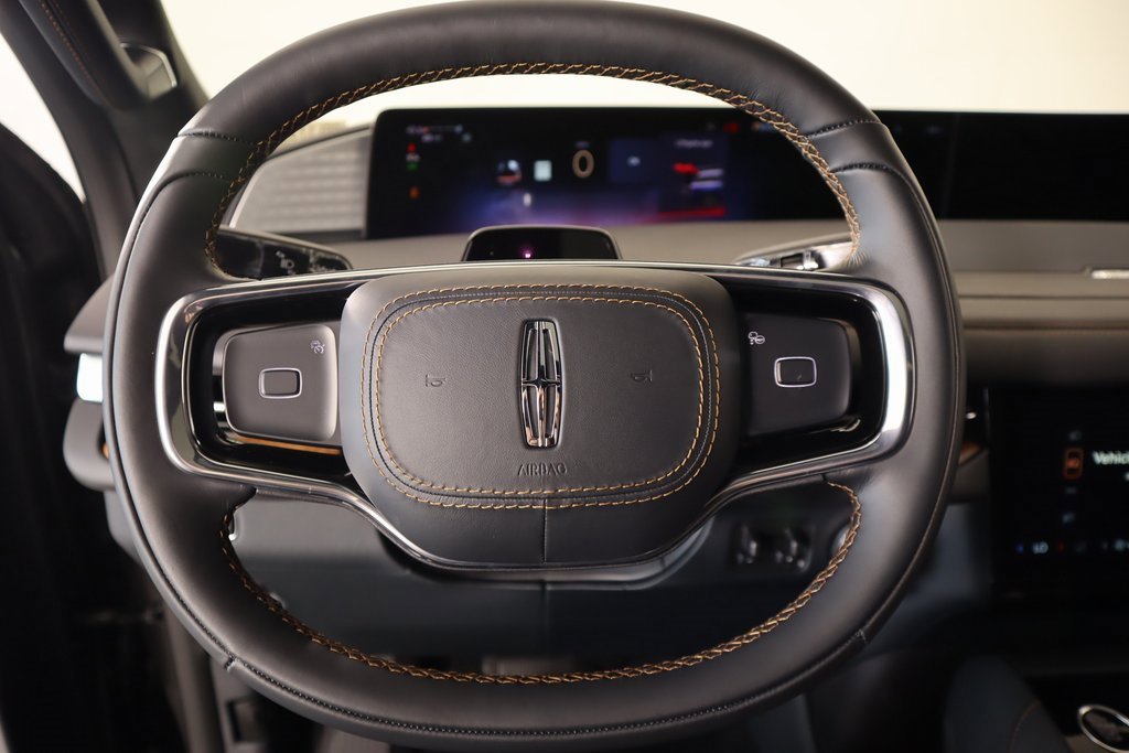 New 2025 Lincoln Navigator L Black Label image 3