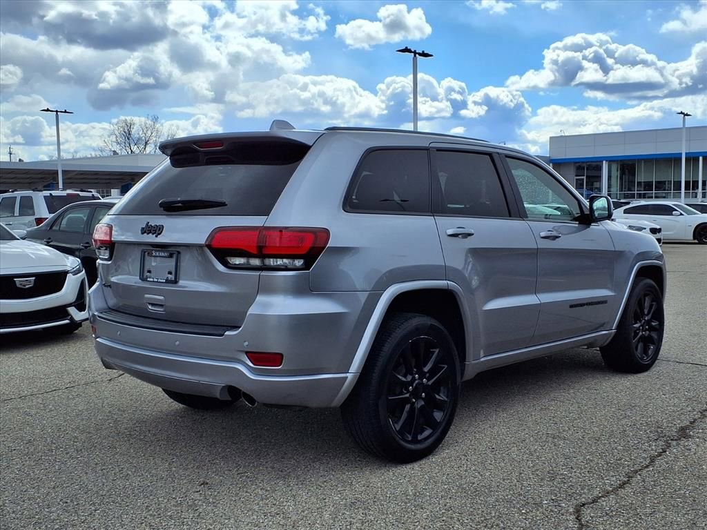 Used 2020 Jeep Grand Cherokee Altitude image 5